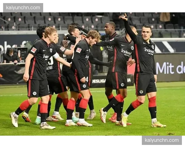 沃尔夫斯堡1-2负于法兰克福，前德甲冠军深陷降级危机